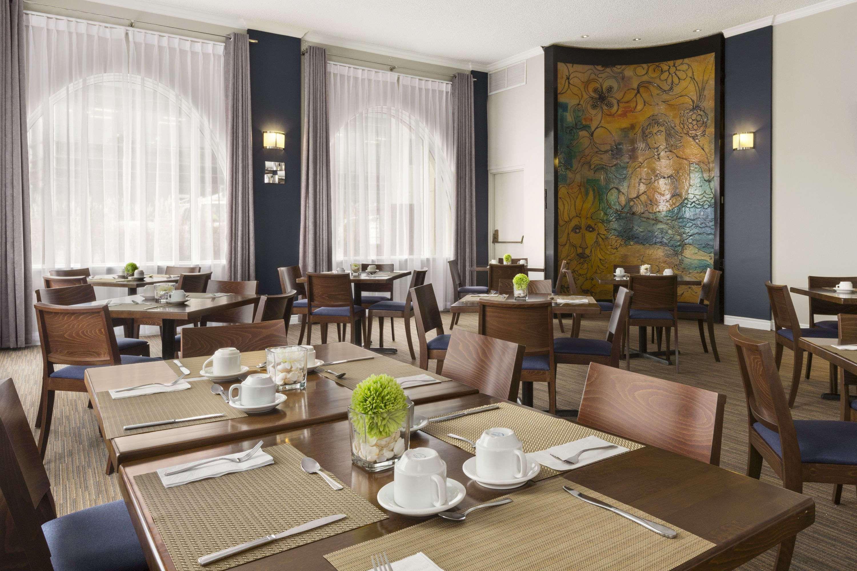 Days Inn By Wyndham Montreal Airport Conference Centre Дорваль Экстерьер фото